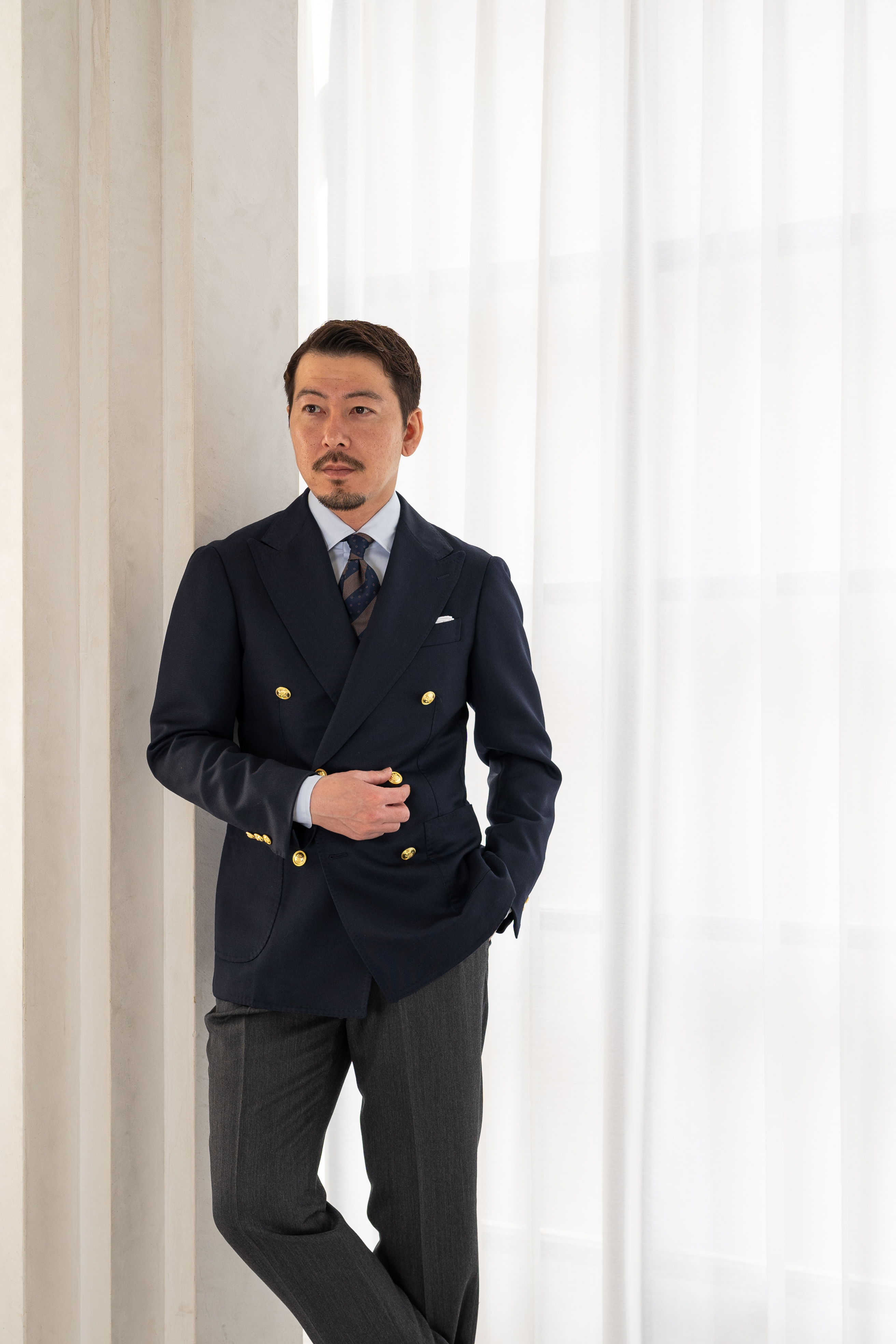 艶を纏う、ウィンターモヘヤのダブルブレストジャケット