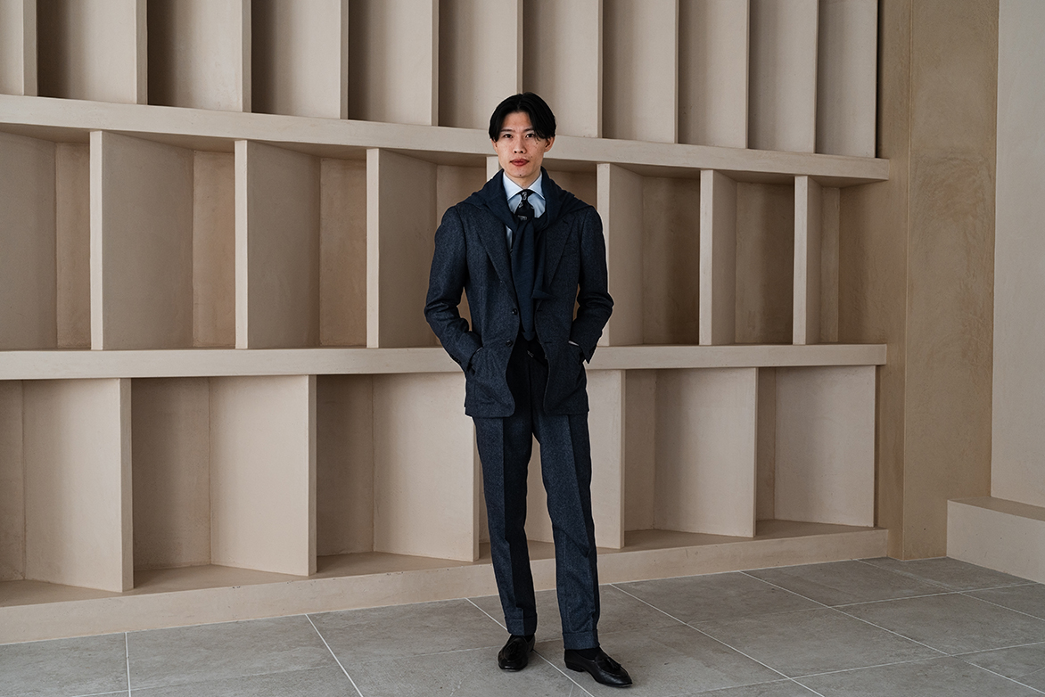 トーン・オン・トーンで魅せる、端正なモダンクラシック