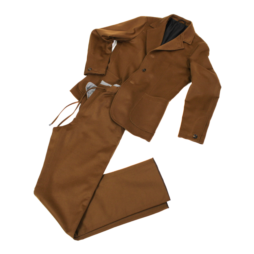 エフォートレス ブラウンジャケット＆トラウザーズ