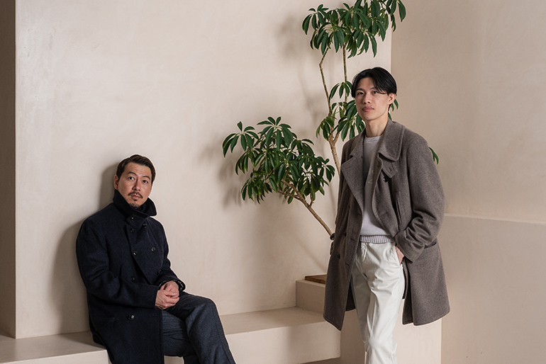 素材の艶が生む、軽やかなクラシック